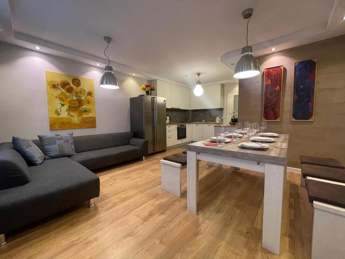 Luxury Apartments In Top City Center Varna 2 ภายนอก รูปภาพ