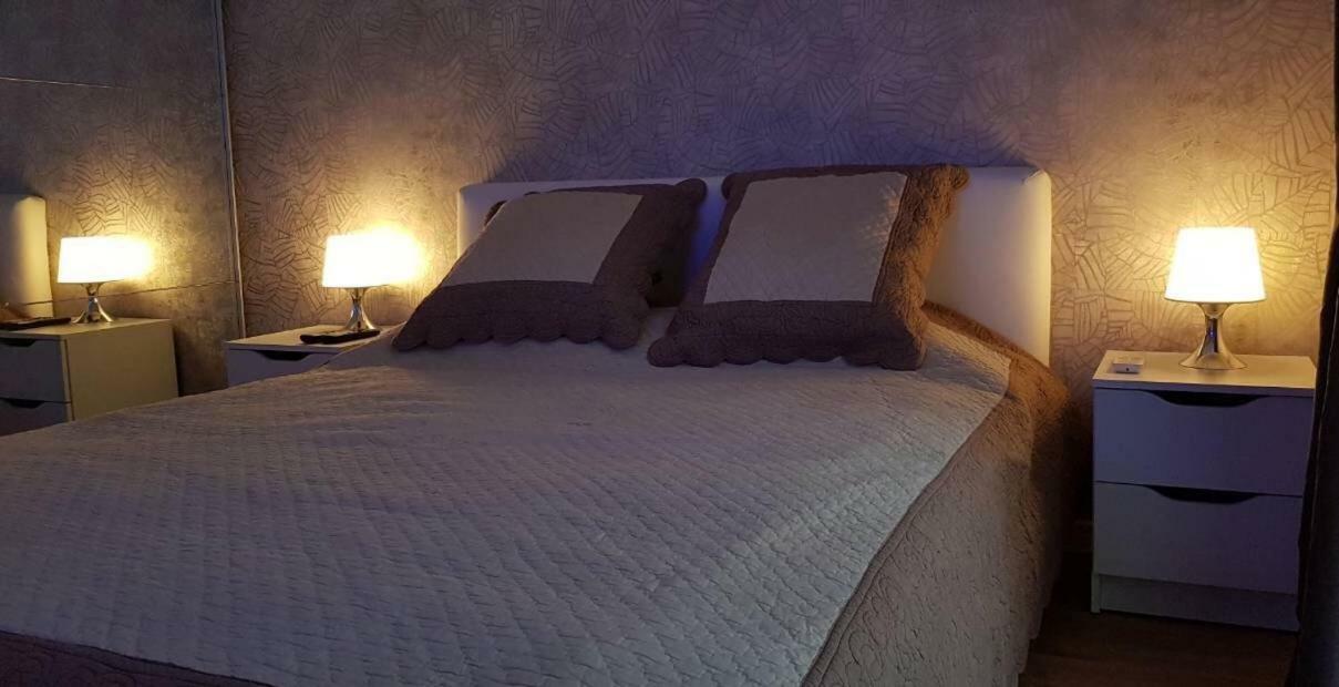 Luxury Apartments In Top City Center Varna 2 ภายนอก รูปภาพ